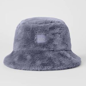 Alo Yoga Faux Fur Bucket Hat Fog M/L